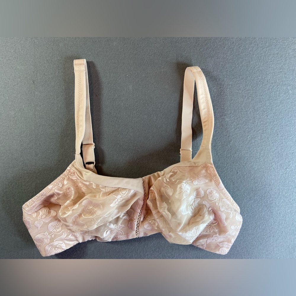Wacoal Bra‎ no underwire Size 40D